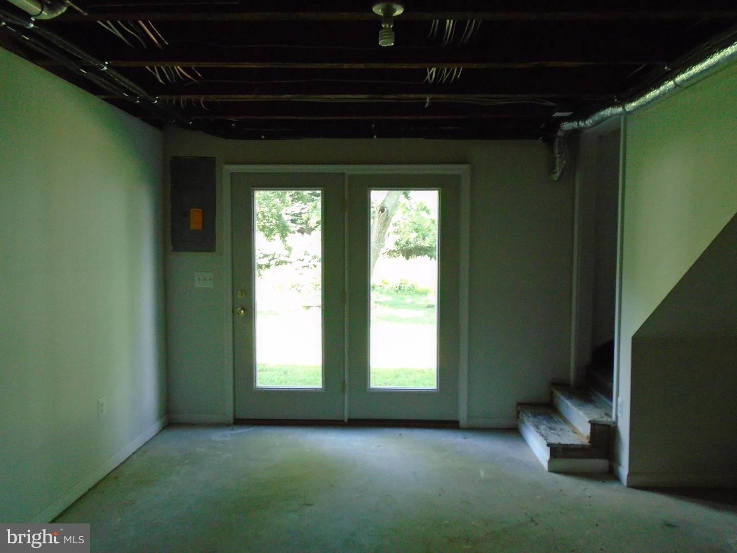 8488 Main St Property Photo 12