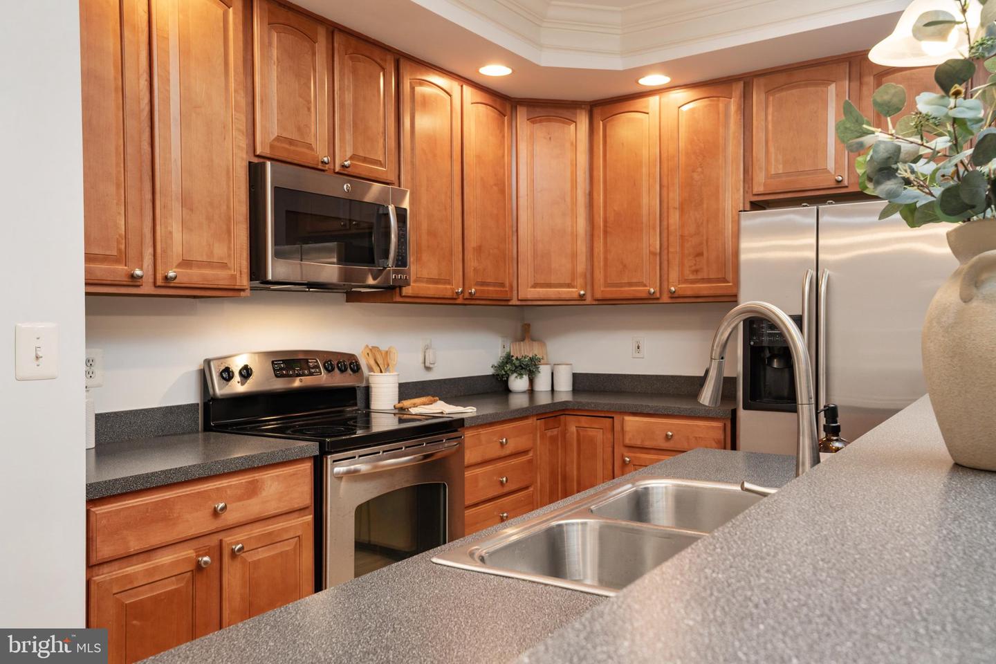 7214 Elkridge Crossing Way Property Photo 16