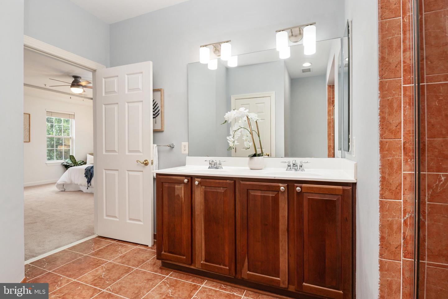 7214 Elkridge Crossing Way Property Photo 25
