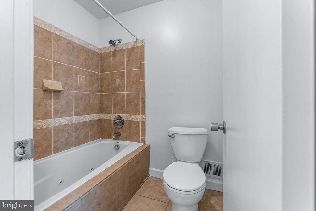 10390 Faulkner Ridge Cir #4-8 Property Photo 16