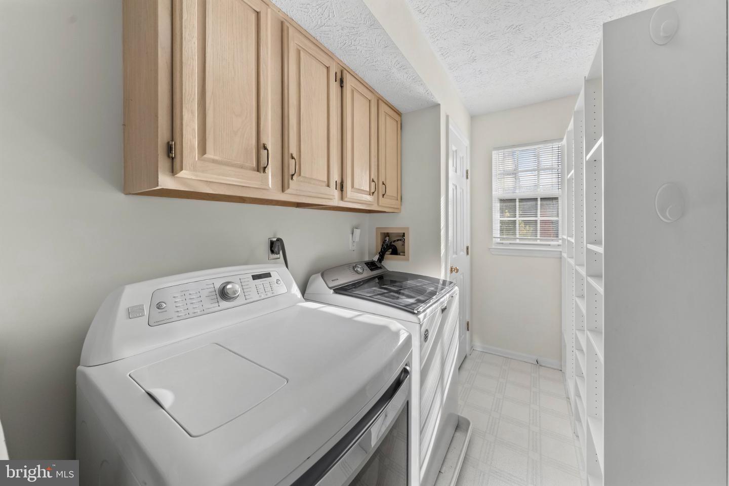 6885 Caravan Ct Property Photo 21
