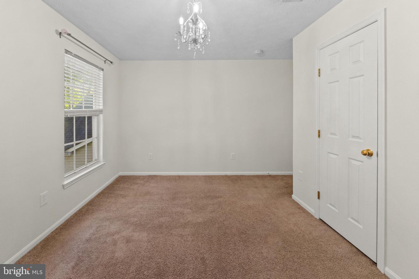 6885 Caravan Ct Property Photo 24