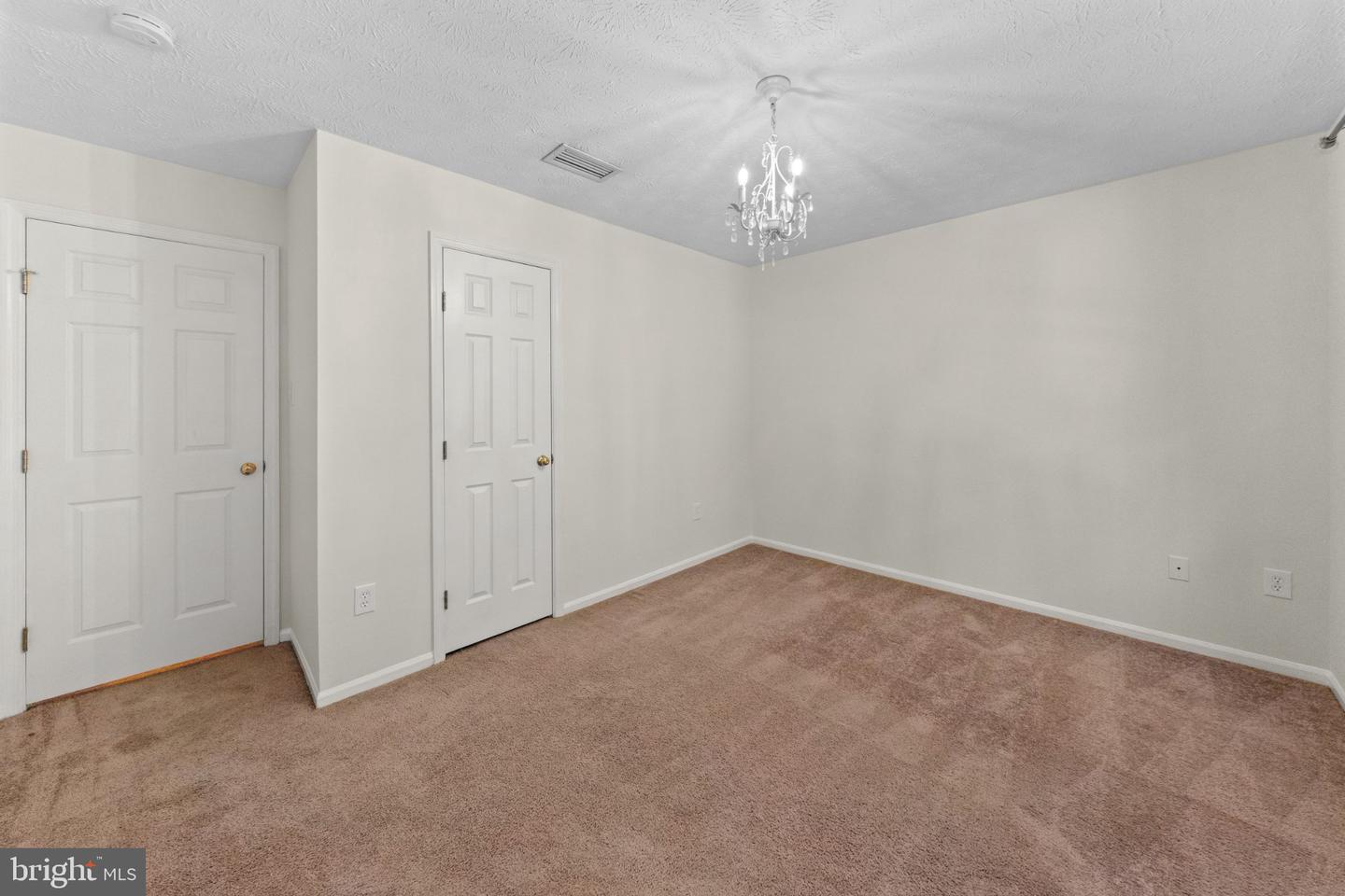 6885 Caravan Ct Property Photo 25