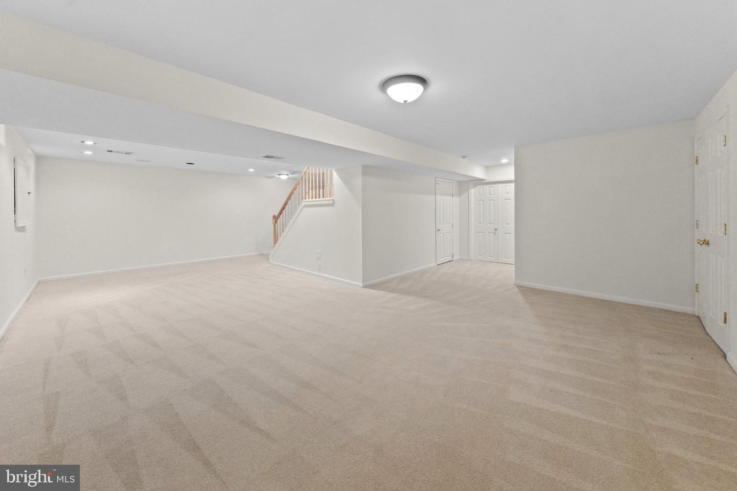6885 Caravan Ct Property Photo 43