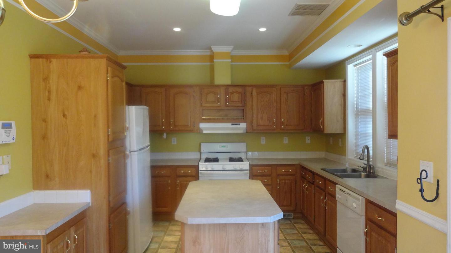 7532 Cove Point Way Property Photo 5