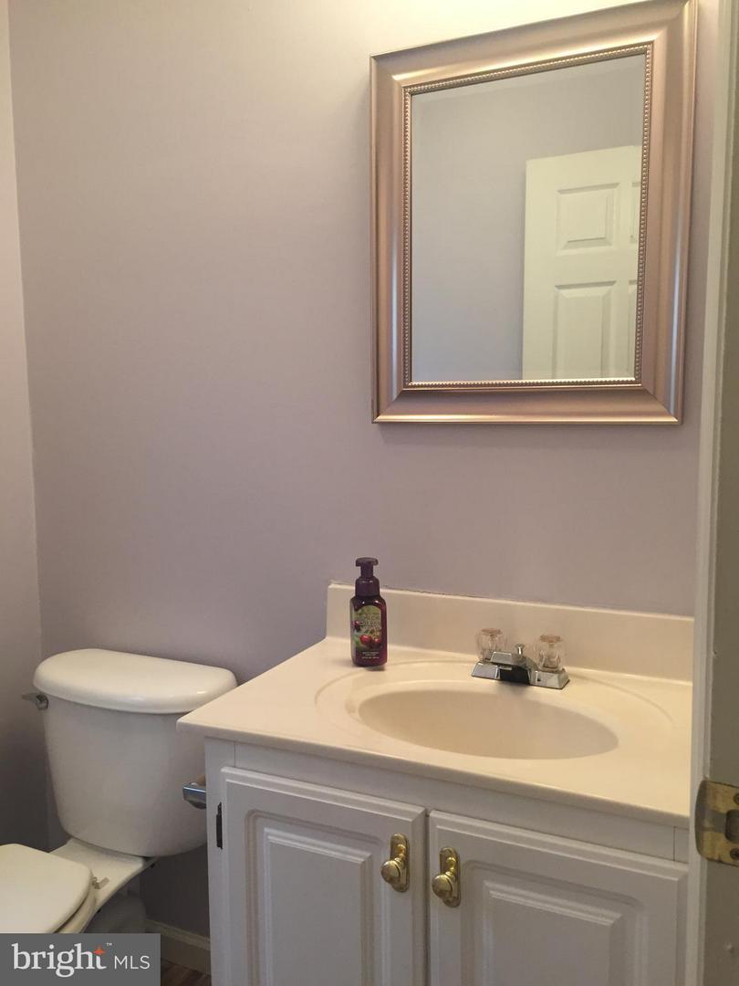 7532 Cove Point Way Property Photo 10