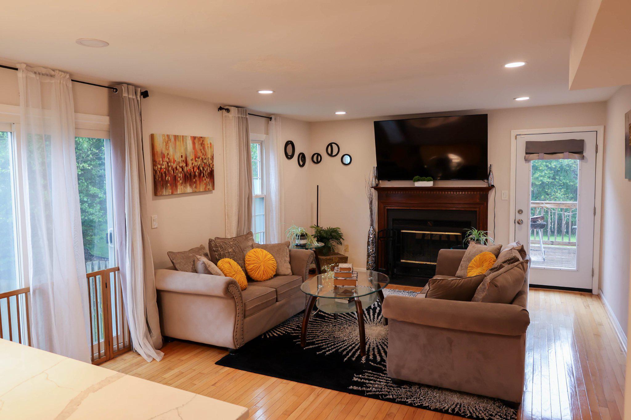4865 Red Hill Way Property Photo 1