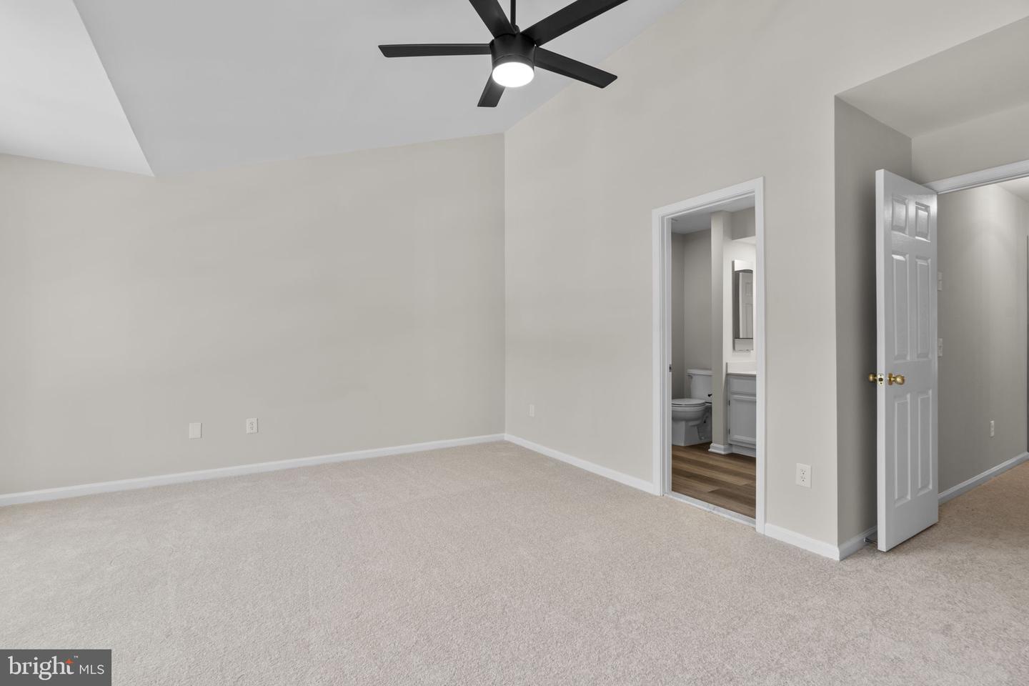 9402 Steeple Ct Property Photo 20
