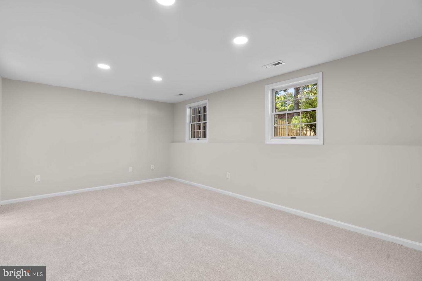 9402 Steeple Ct Property Photo 35