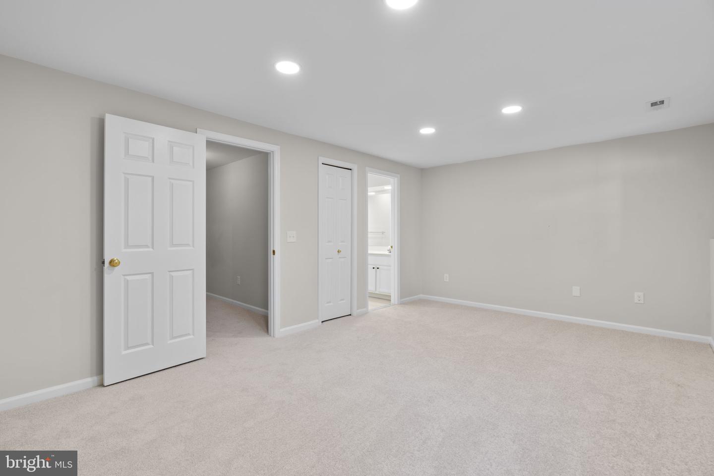 9402 Steeple Ct Property Photo 36