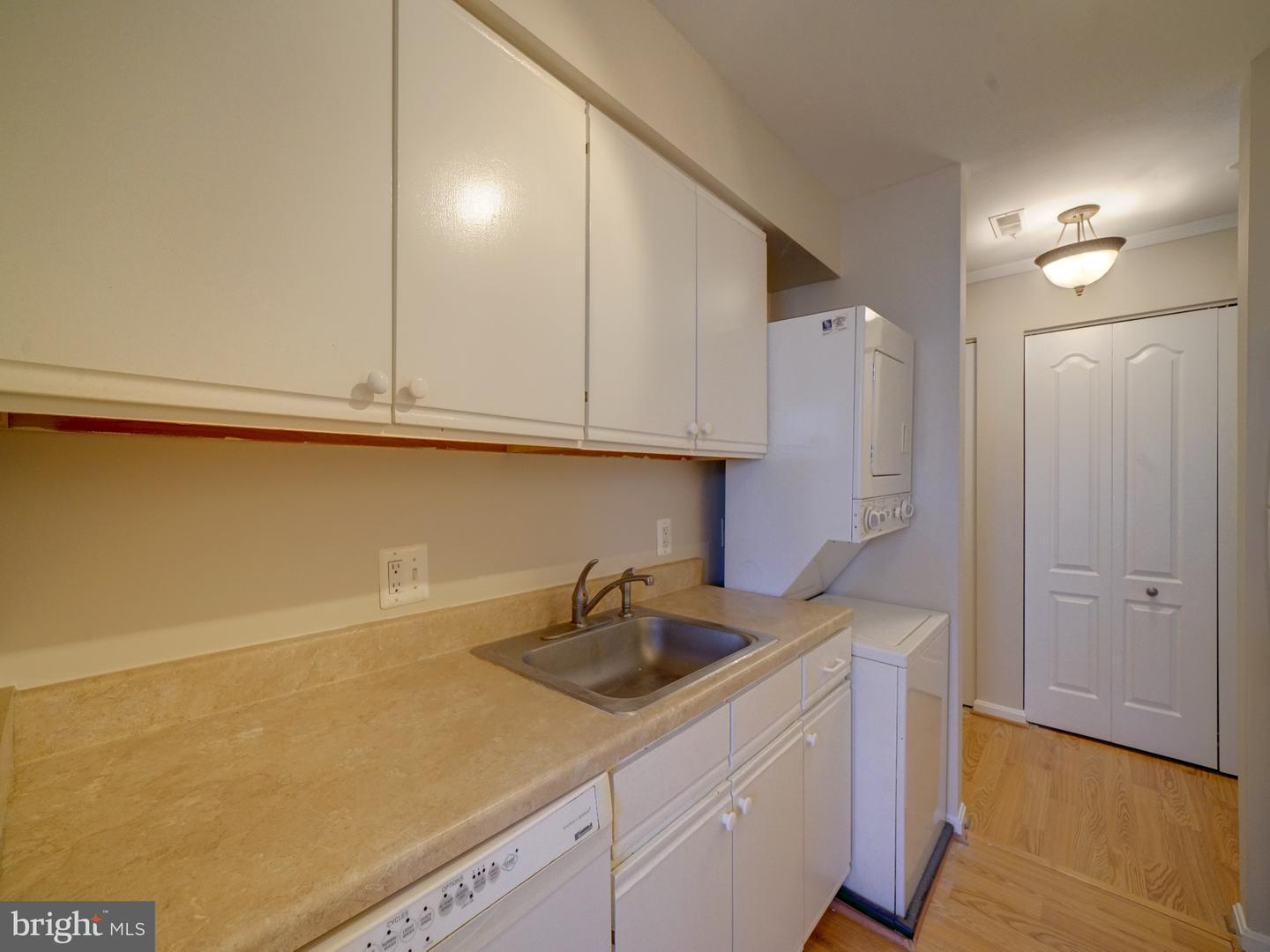 8513 Falls Run Rd #f Property Photo 16
