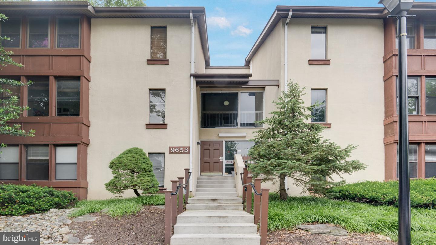 9653 WHITEACRE RD #B-2 Property Photo 1