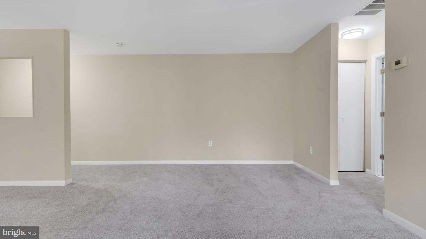 9653 Whiteacre Rd #b-2 Property Photo 10
