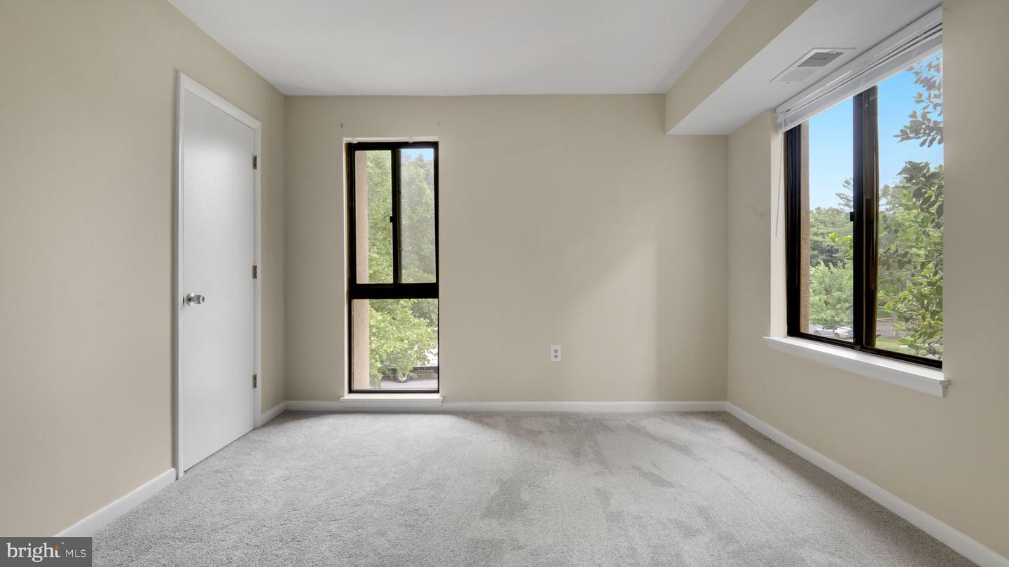 9653 Whiteacre Rd #b-2 Property Photo 14