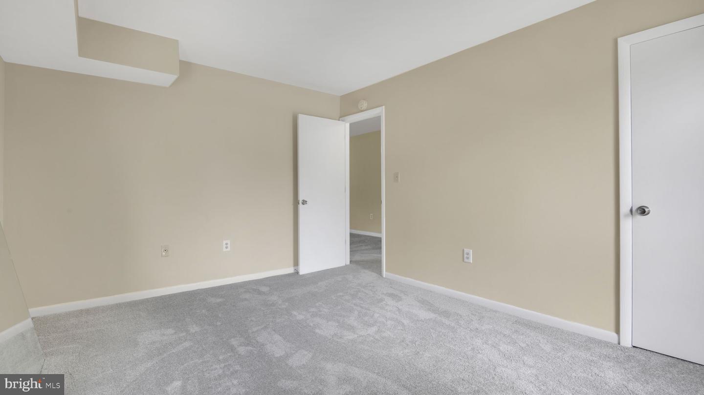 9653 Whiteacre Rd #b-2 Property Photo 15