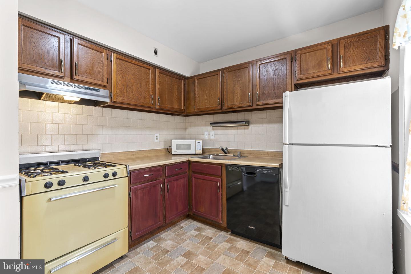 9625 Whiteacre Rd #c-1 Property Photo 16