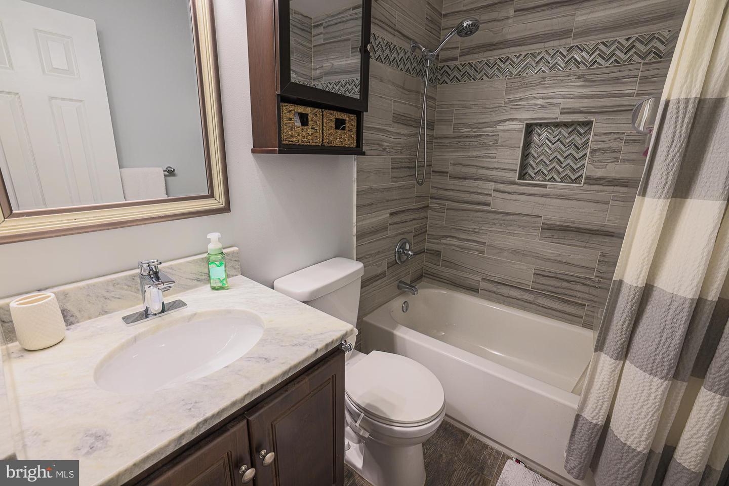 7477 Swan Point Way #4-2 Property Photo 31