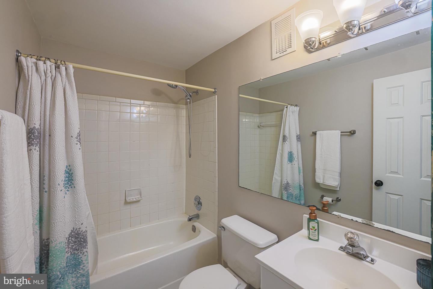 7477 Swan Point Way #4-2 Property Photo 37