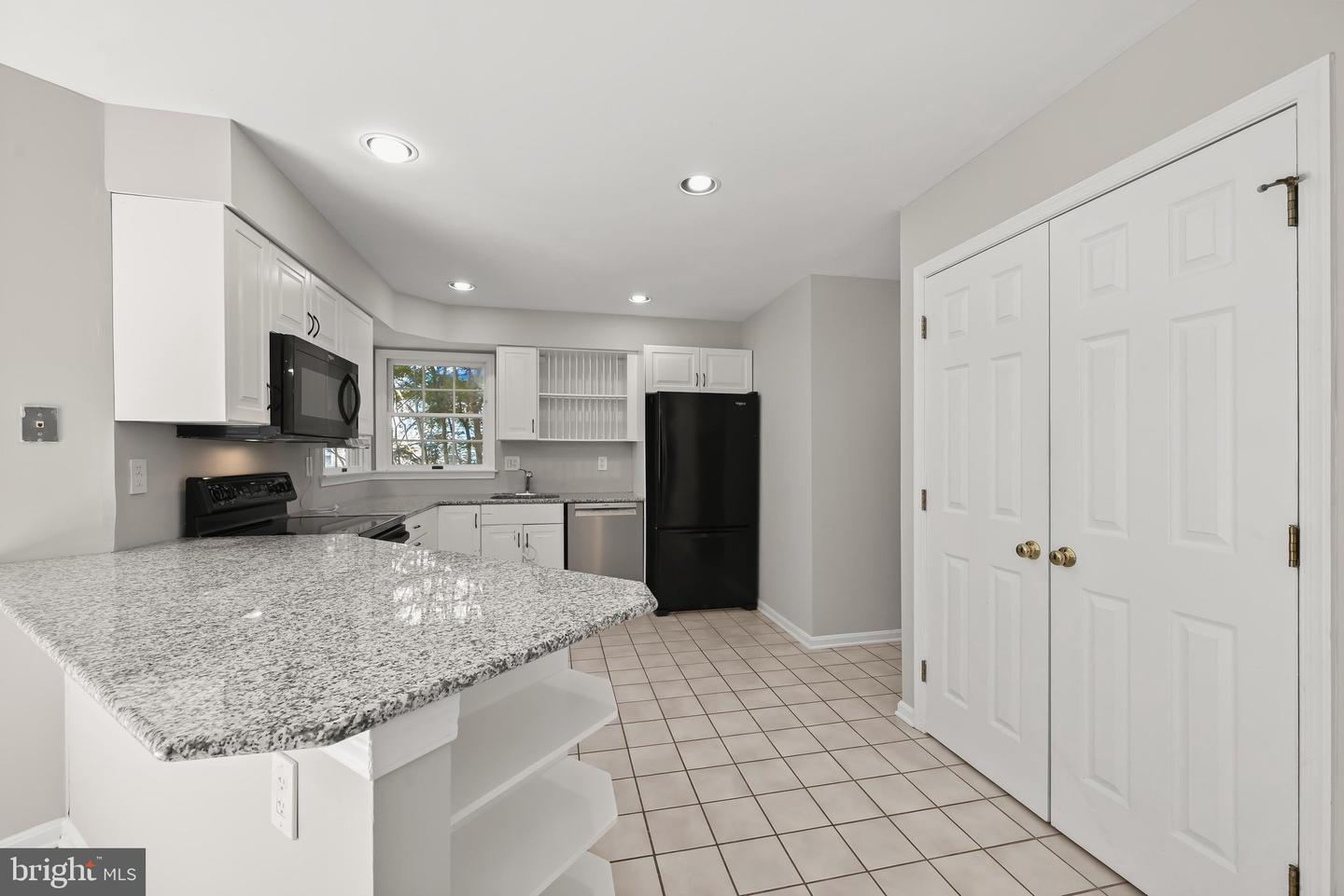 10604 Harpoon Hl Property Photo 14