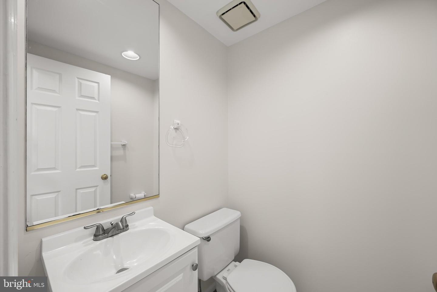 10604 Harpoon Hl Property Photo 32