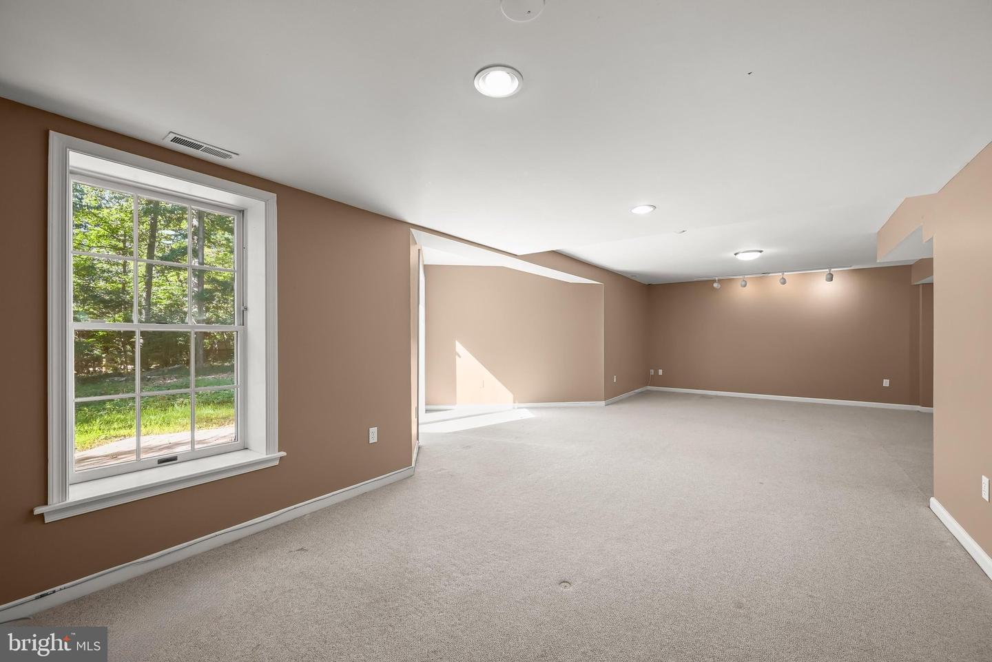 10604 Harpoon Hl Property Photo 64