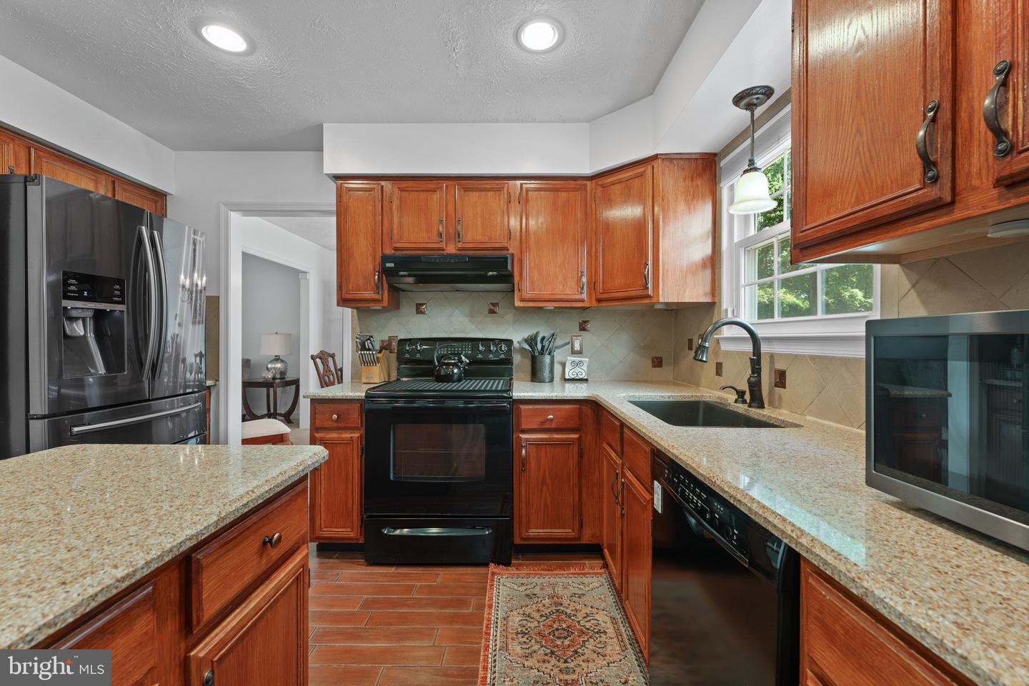 6208 Greenleaf Ln Property Photo 12