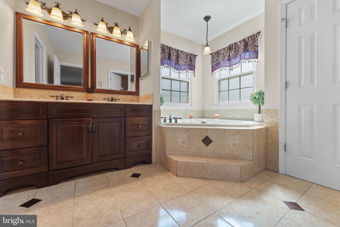 6208 Greenleaf Ln Property Photo 28