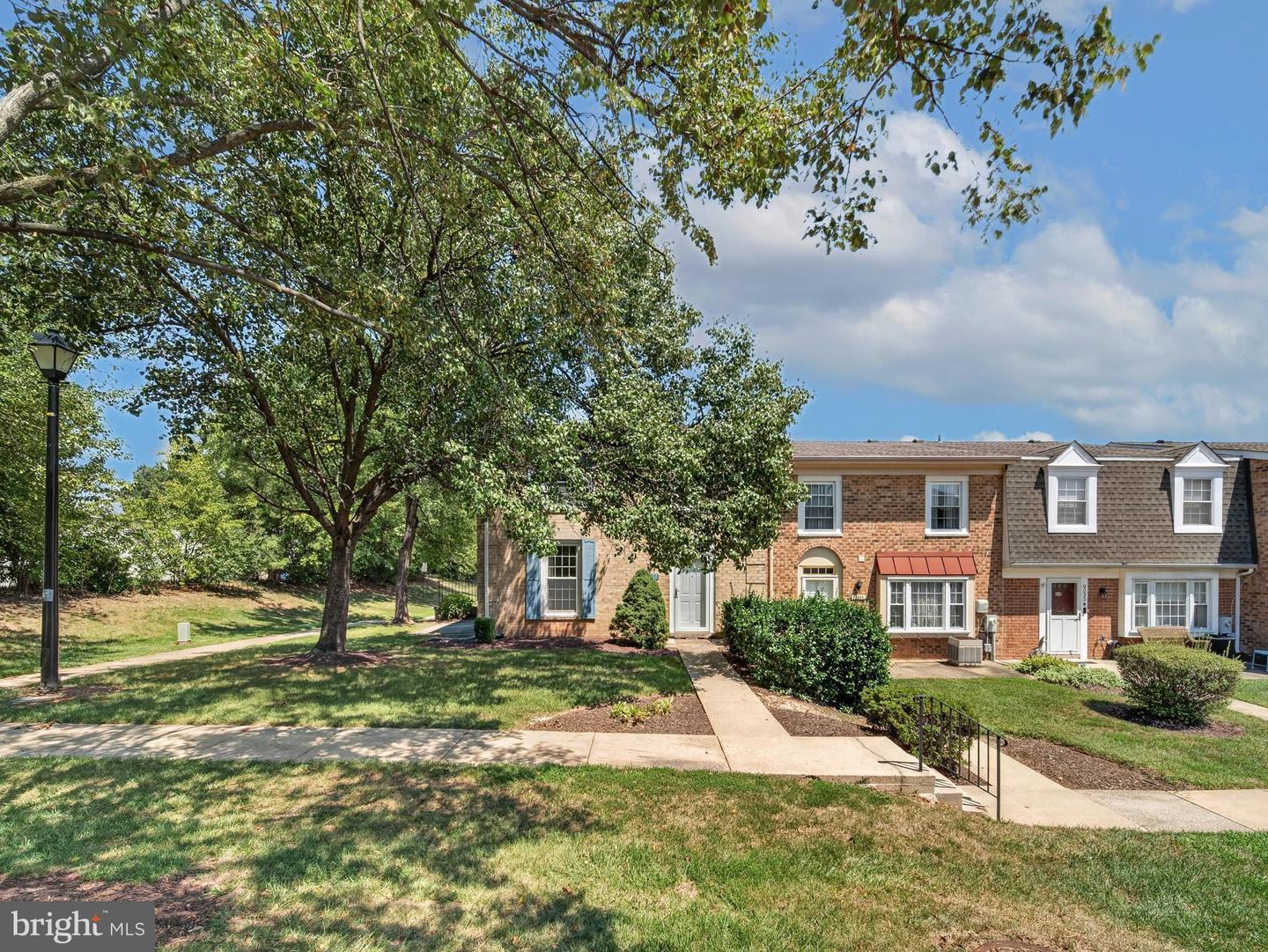 9035 N LAUREL RD #F Property Photo 1