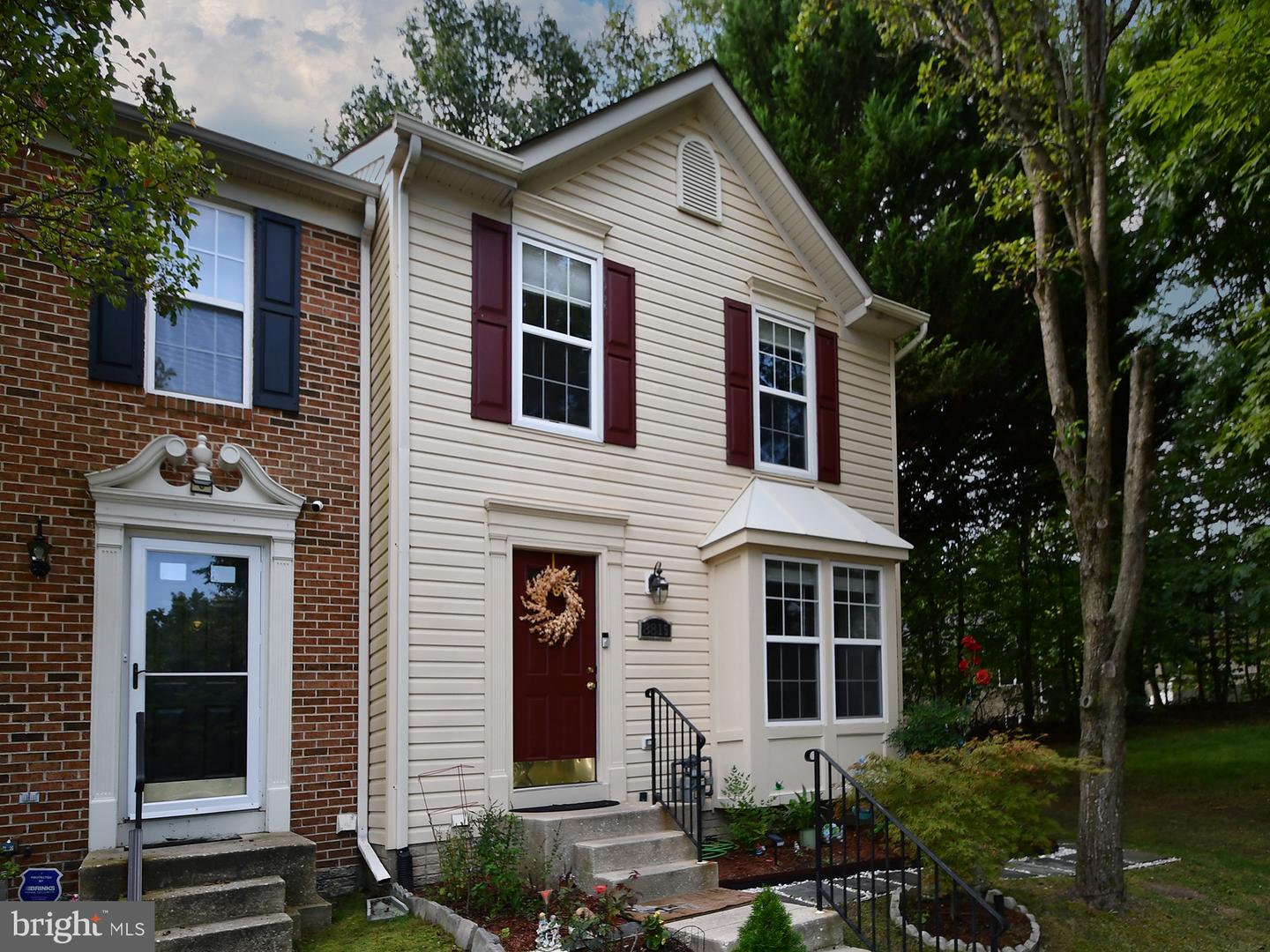 8815 Ashberry Ct Property Photo 2
