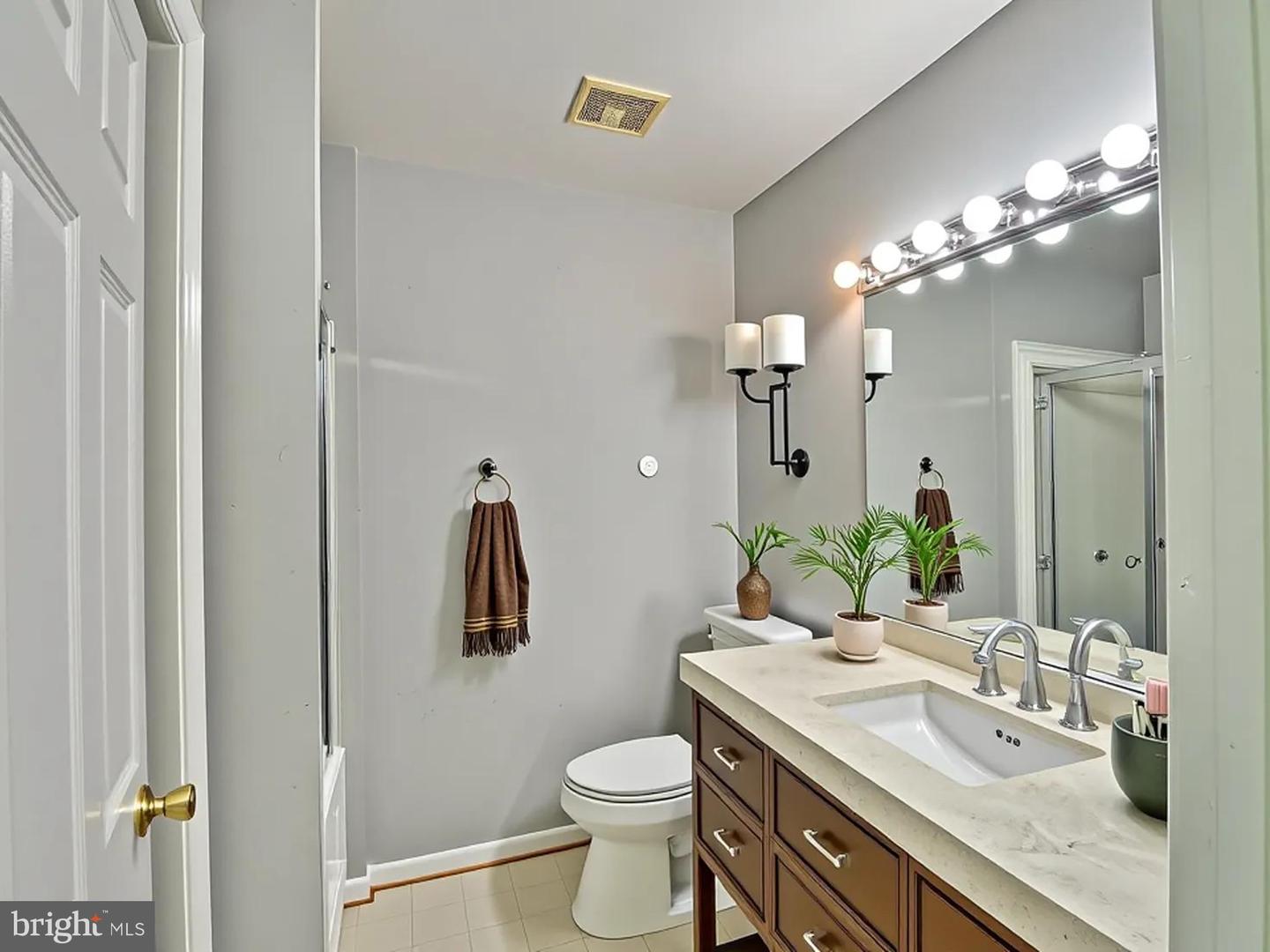 8815 Ashberry Ct Property Photo 23