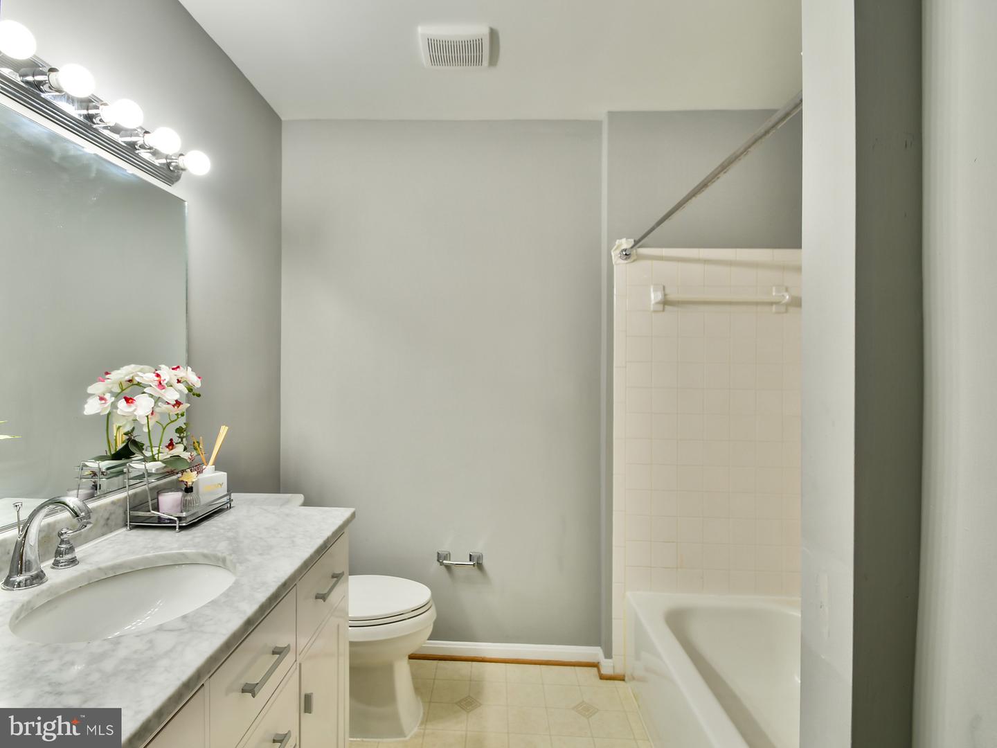 8815 Ashberry Ct Property Photo 29