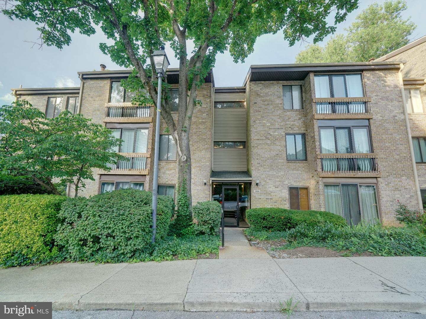 10566 TWIN RIVERS RD #F-1 Property Photo 1