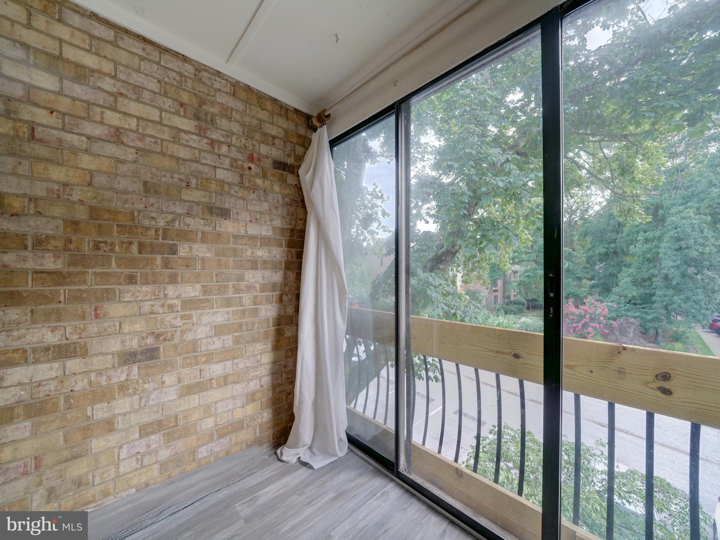 10566 Twin Rivers Rd #f-1 Property Photo 5