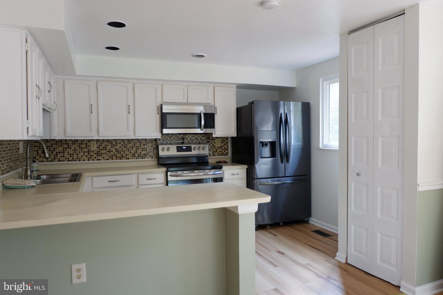 8284 Mary Lee Ln Property Photo 4