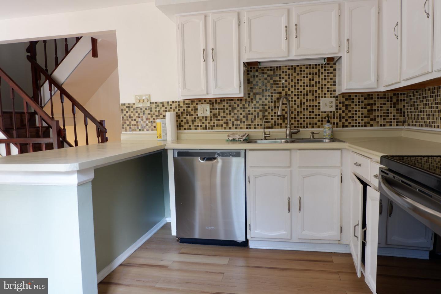 8284 Mary Lee Ln Property Photo 6