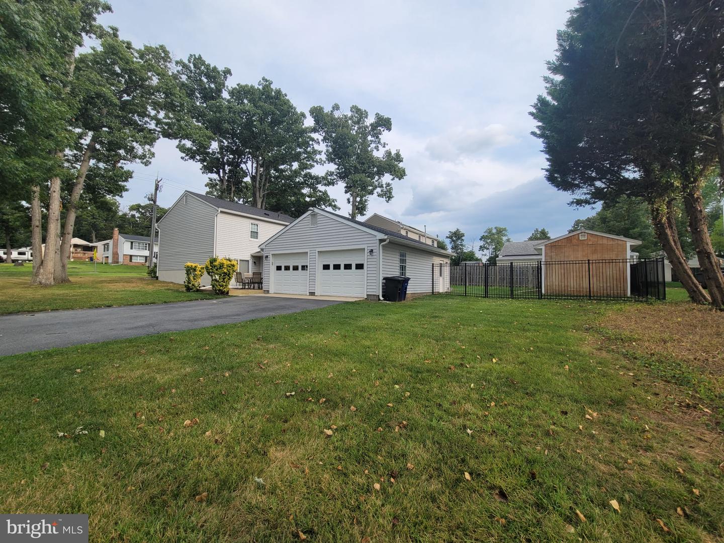 9300 N Laurel Rd Property Photo 1