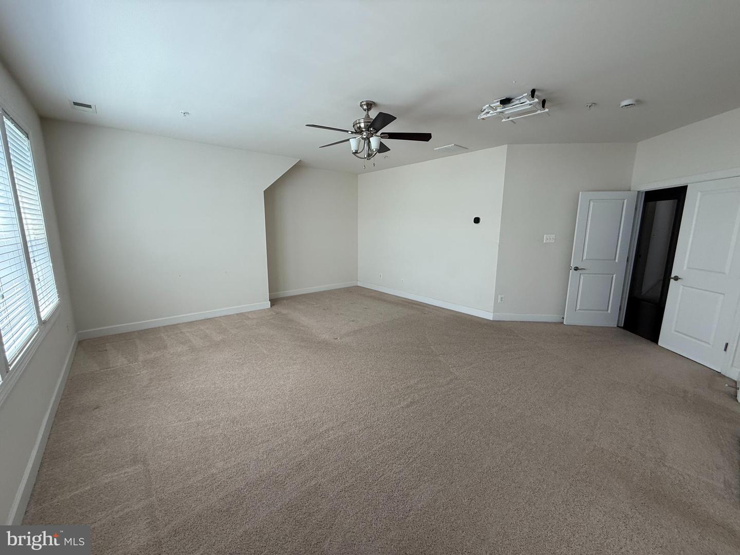 10905 Fairmont Ln Property Photo 6