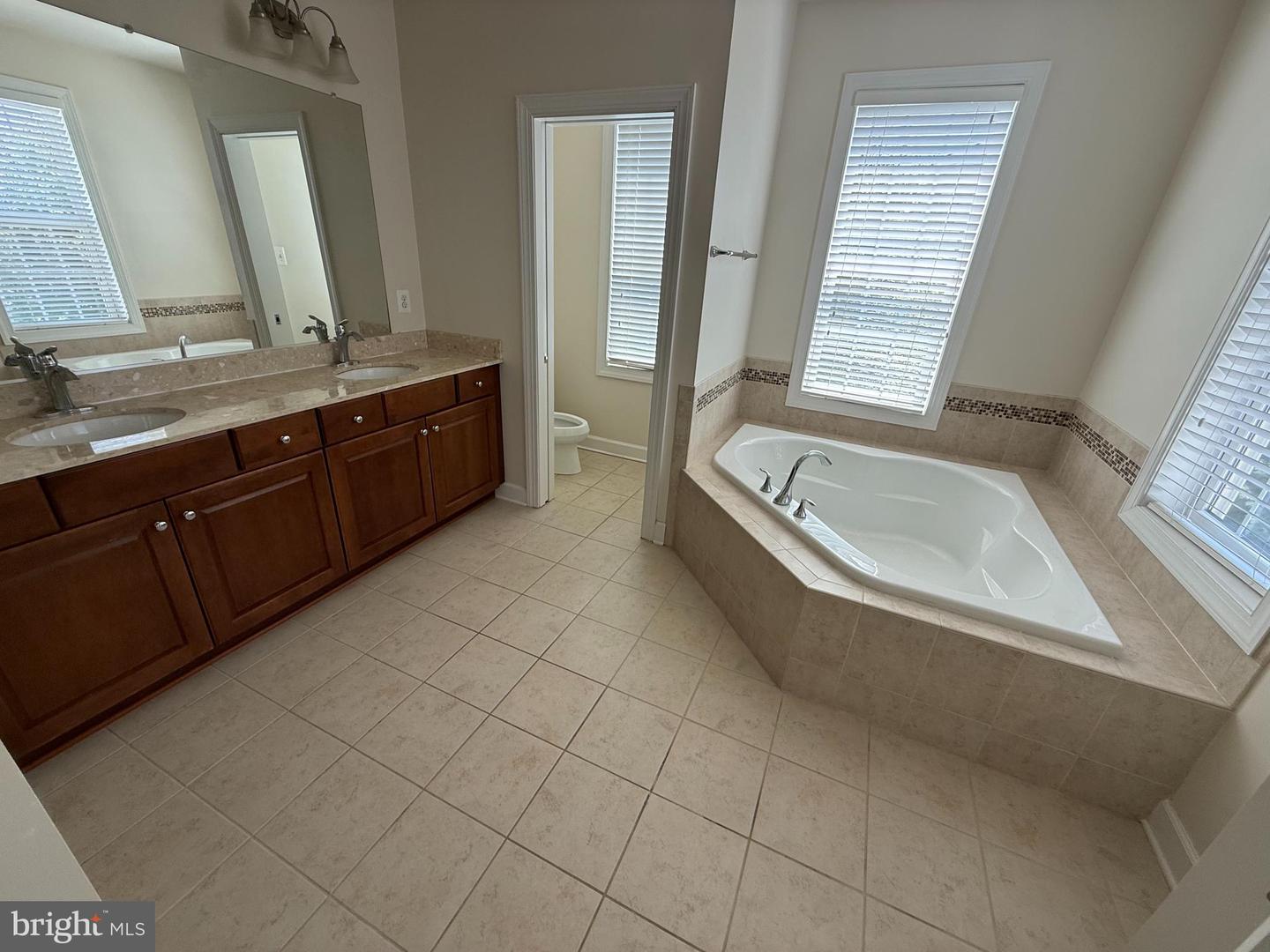 10905 Fairmont Ln Property Photo 8
