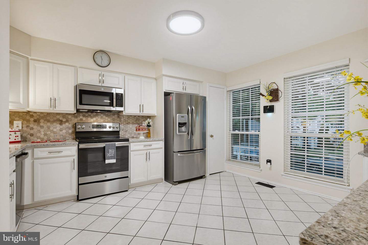11767 Stonegate Ln Property Photo 4
