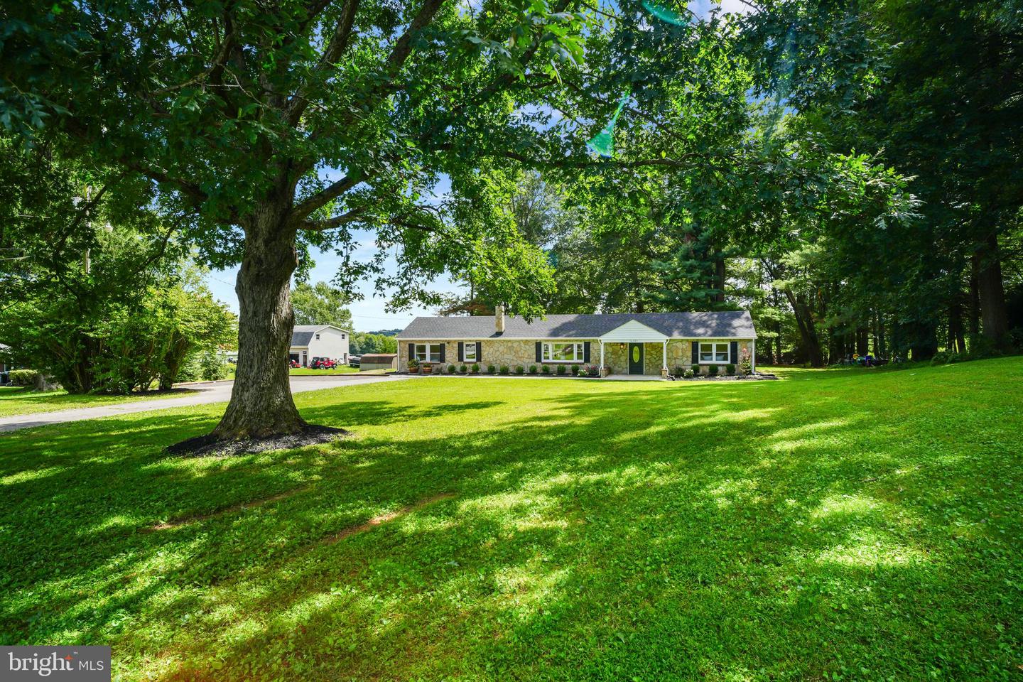 16205 Frederick Rd Property Photo 2