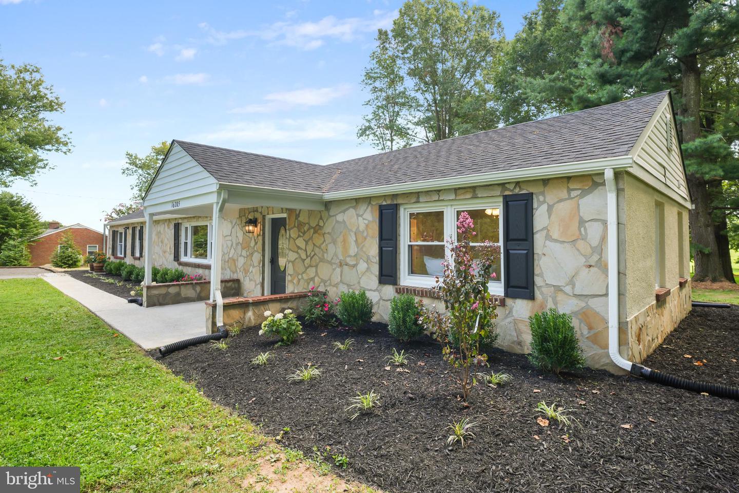 16205 Frederick Rd Property Photo 3