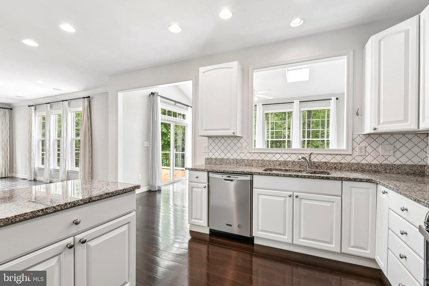 7239 Lyndsey Way Property Photo 11