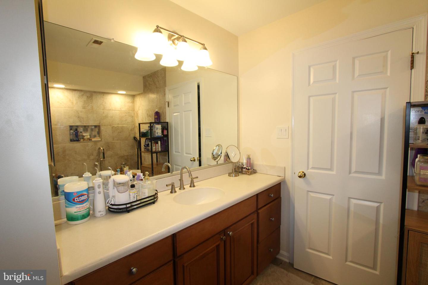 5145 Columbia Rd #831 Property Photo 8