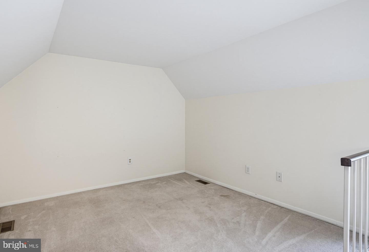 7724 Mayfair Cir Property Photo 8