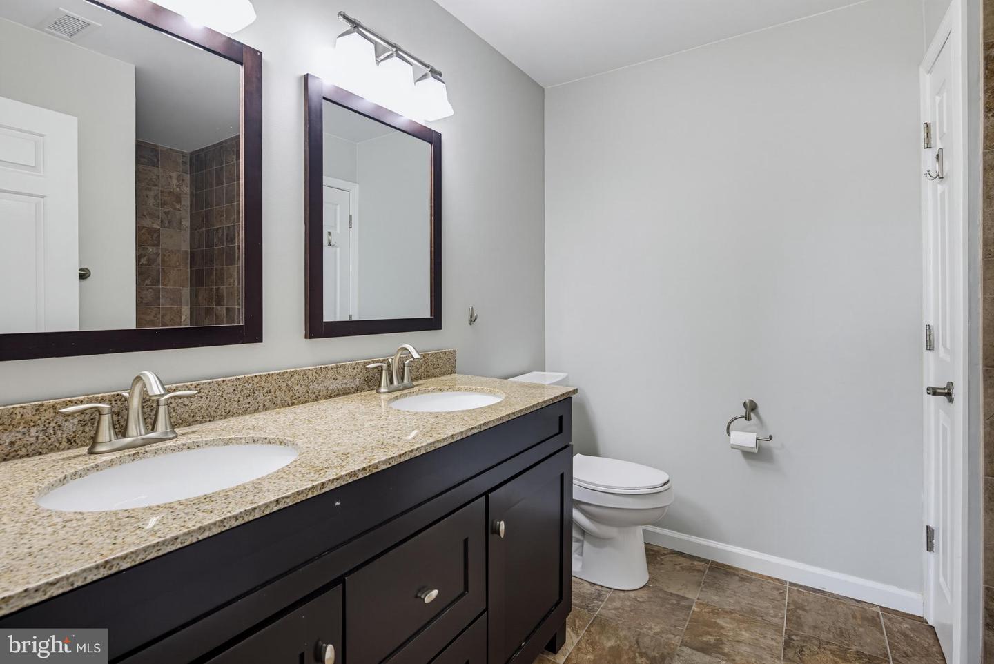 7724 Mayfair Cir Property Photo 27