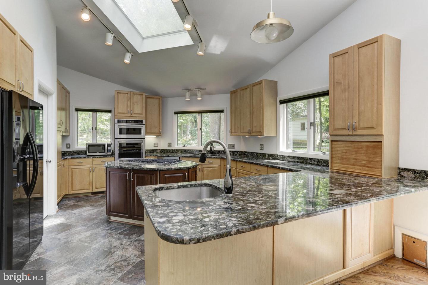 10373 Currycomb Ct Property Photo 2