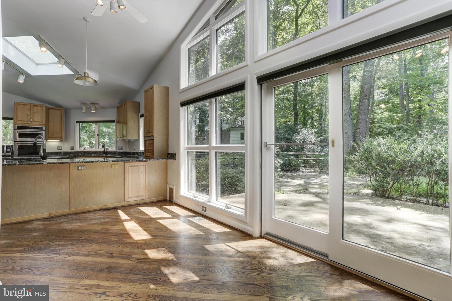 10373 Currycomb Ct Property Photo 7