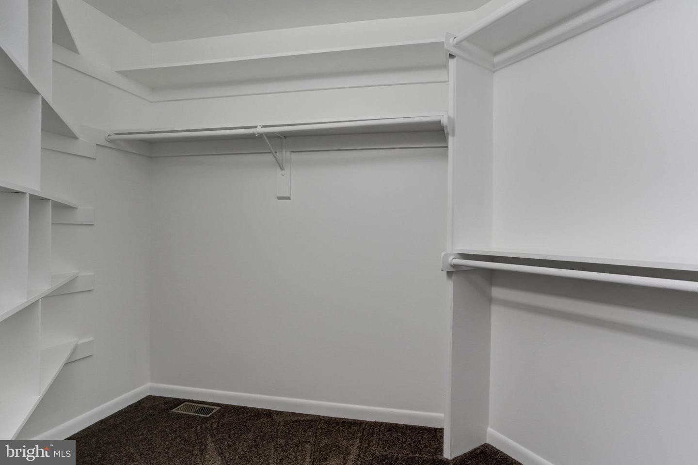 10373 Currycomb Ct Property Photo 17