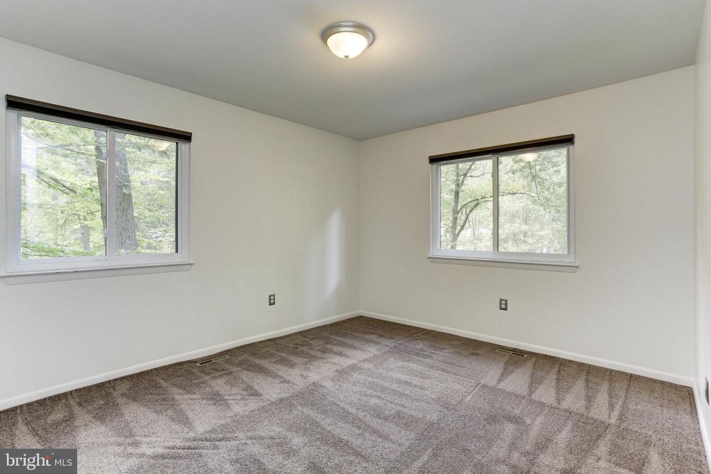 10373 Currycomb Ct Property Photo 23