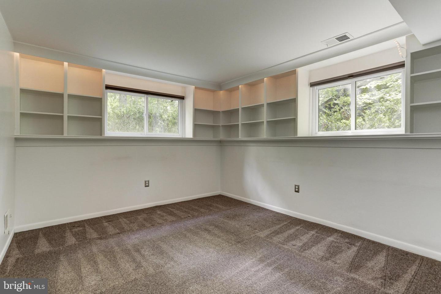 10373 Currycomb Ct Property Photo 26